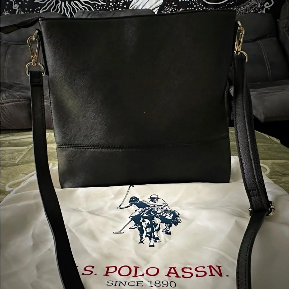 Vintage U.S. Polo Assn.Tan Interior crossbody purse - Picture 7 of 16